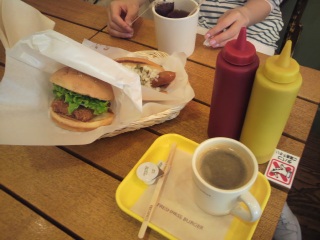 �����o�[�K�[